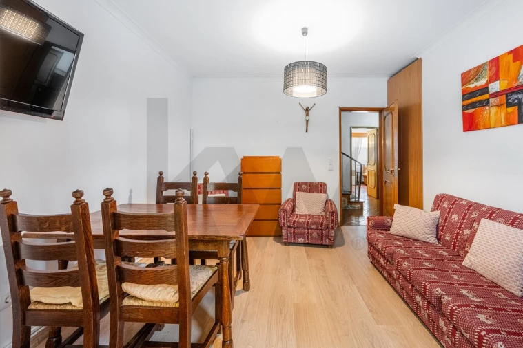 Moradia T4 para Venda em Oliveira do Douro Foto 14