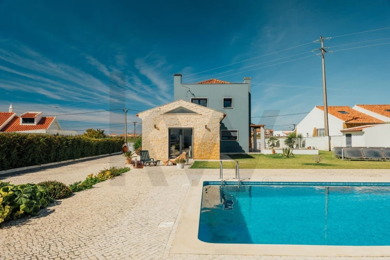 Quinta T4 para Venda em Santa Maria e São Miguel, São Martinho, São Pedro Penaferrim Foto 4