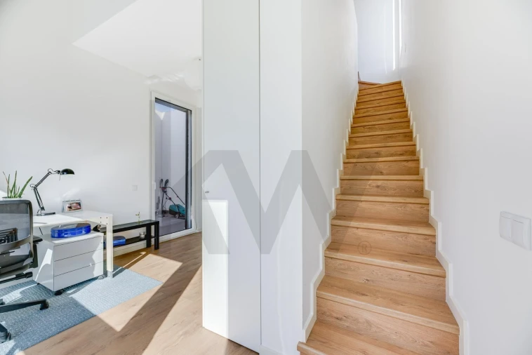 Moradia T4 para Venda em São Domingos de Rana Foto 14