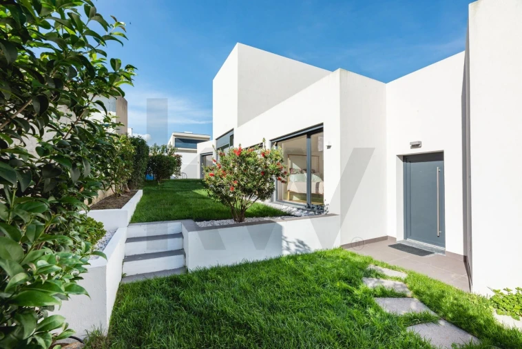 Moradia T4 para Venda em São Domingos de Rana Foto 56