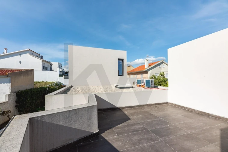 Moradia T4 para Venda em São Domingos de Rana Foto 50