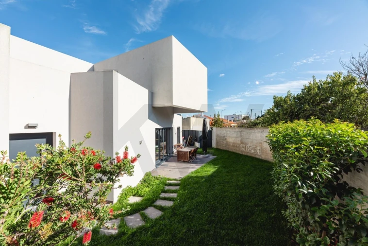 Moradia T4 para Venda em São Domingos de Rana Foto 67