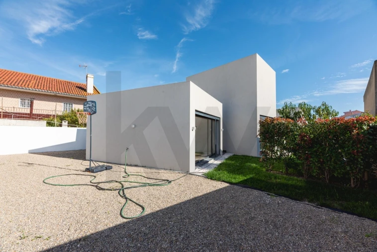 Moradia T4 para Venda em São Domingos de Rana Foto 60