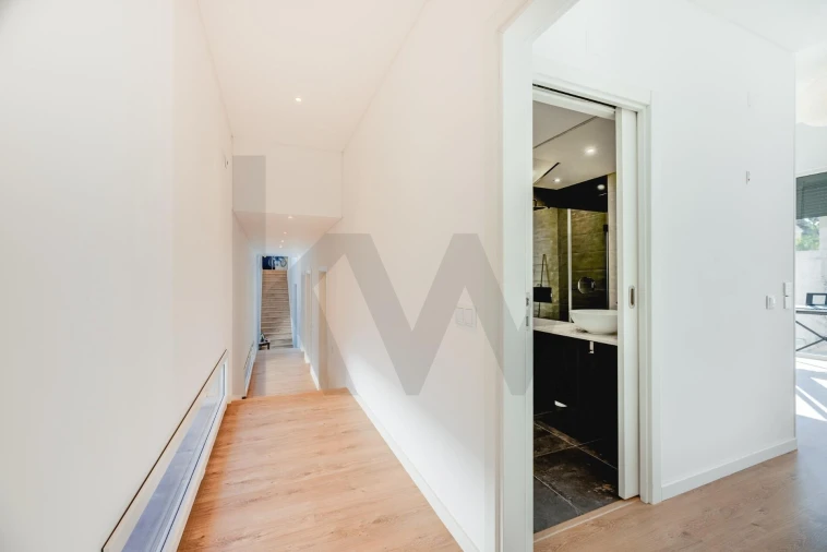 Moradia T4 para Venda em São Domingos de Rana Foto 9