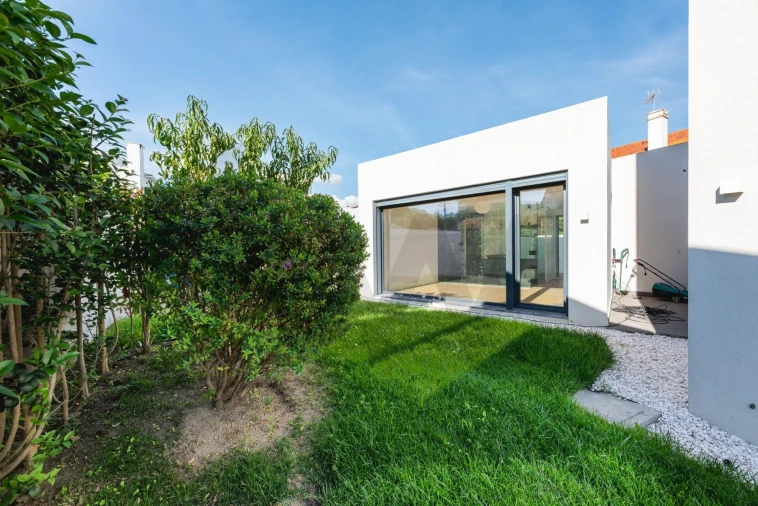 Moradia T4 para Venda em São Domingos de Rana Foto 58