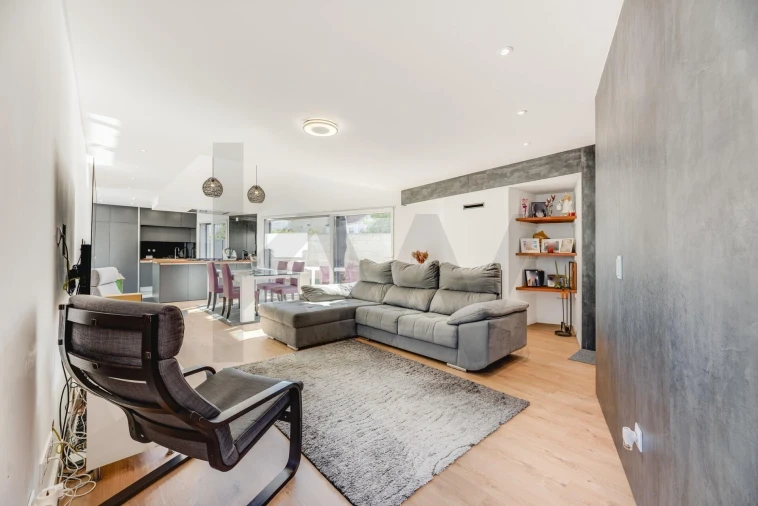 Moradia T4 para Venda em São Domingos de Rana Foto 33