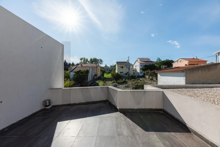 Moradia T4 para Venda em São Domingos de Rana Foto 48