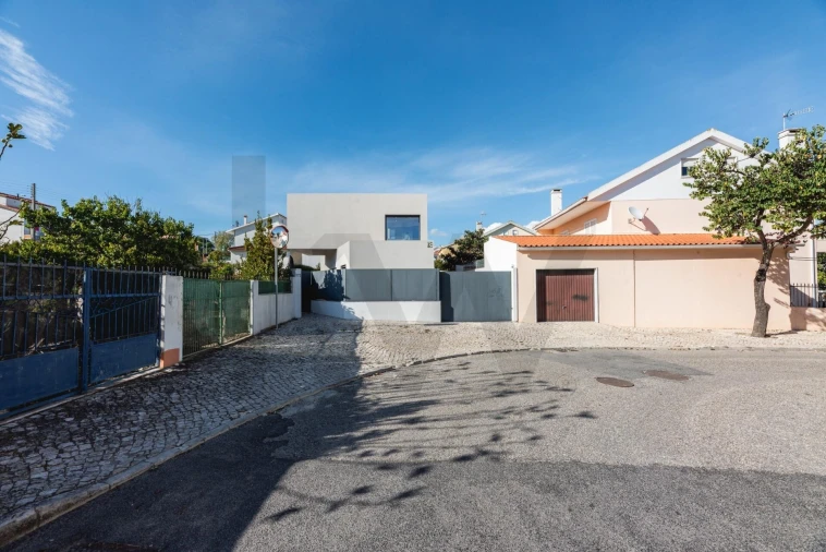 Moradia T4 para Venda em São Domingos de Rana Foto 73