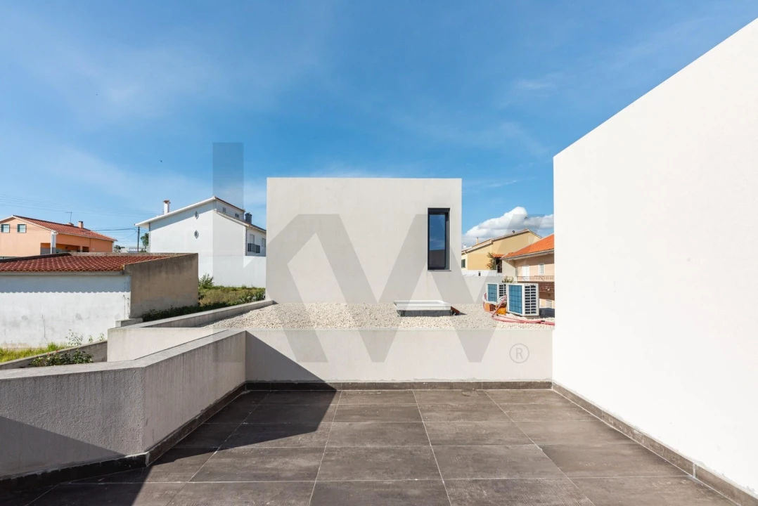 Moradia T4 para Venda em São Domingos de Rana Foto 51