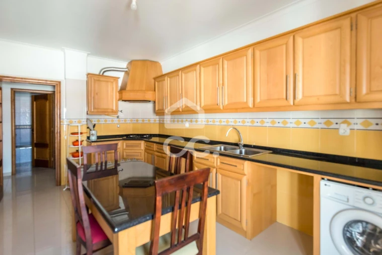 Apartamento T3 para Venda em Reguengos de Monsaraz Foto 4