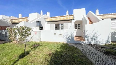 Moradia T2 para Venda em Quarteira