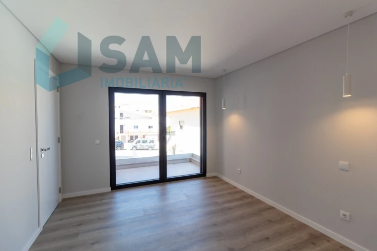 Apartamento T3 para Venda em Lourinhã e Atalaia Foto 18