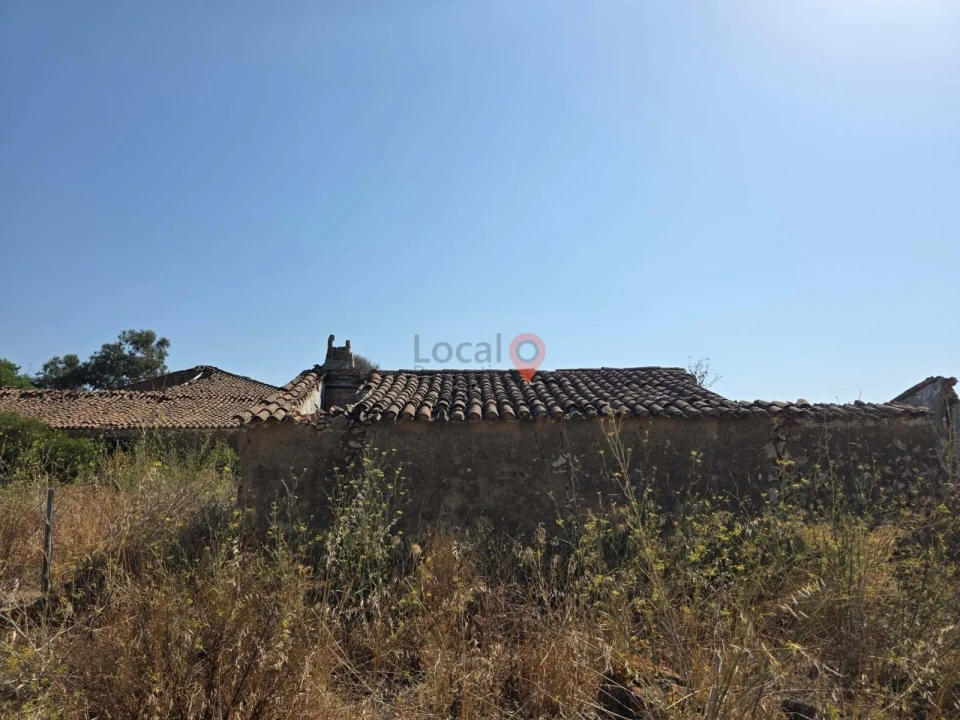 Terreno para Venda em Lagos (São Sebastião e Santa Maria) Foto 2