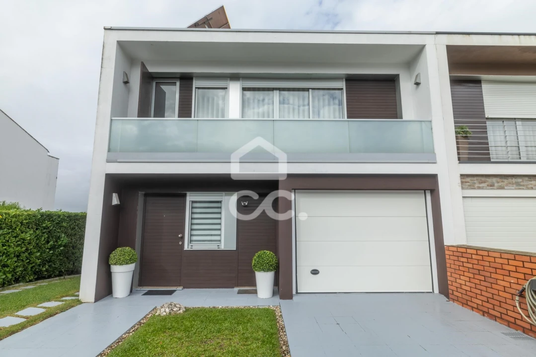 Moradia T3 para Venda em Ribeirão Foto 1