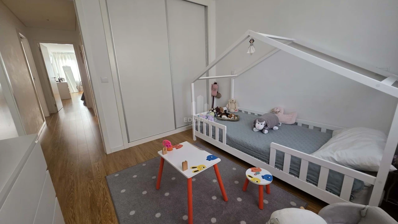 Apartamento T4 para Arrendamento em Santa Marinha e São Pedro da Afurada Foto 18