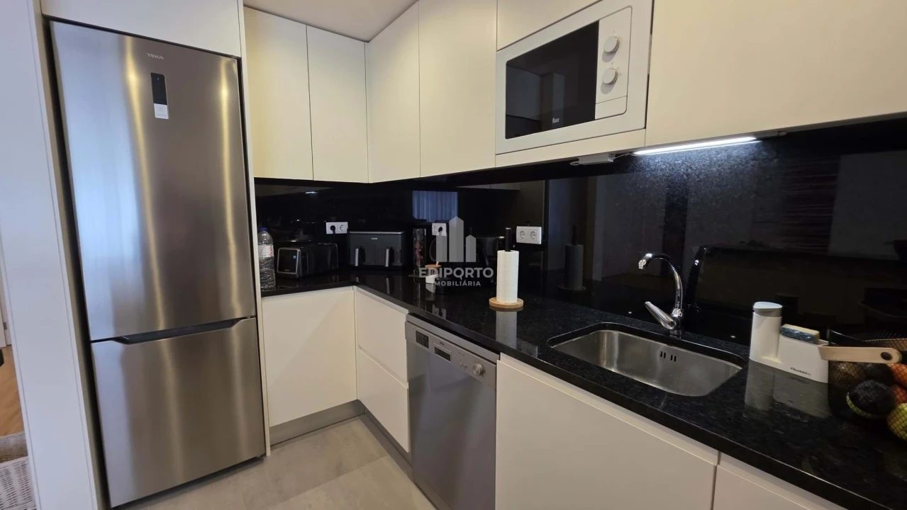 Apartamento T4 para Arrendamento em Santa Marinha e São Pedro da Afurada Foto 6