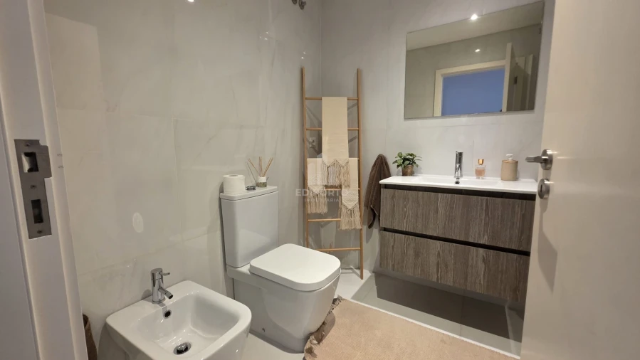 Apartamento T4 para Arrendamento em Santa Marinha e São Pedro da Afurada Foto 19