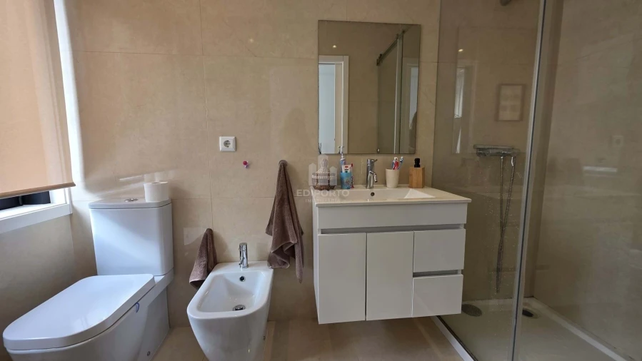 Apartamento T4 para Arrendamento em Santa Marinha e São Pedro da Afurada Foto 15