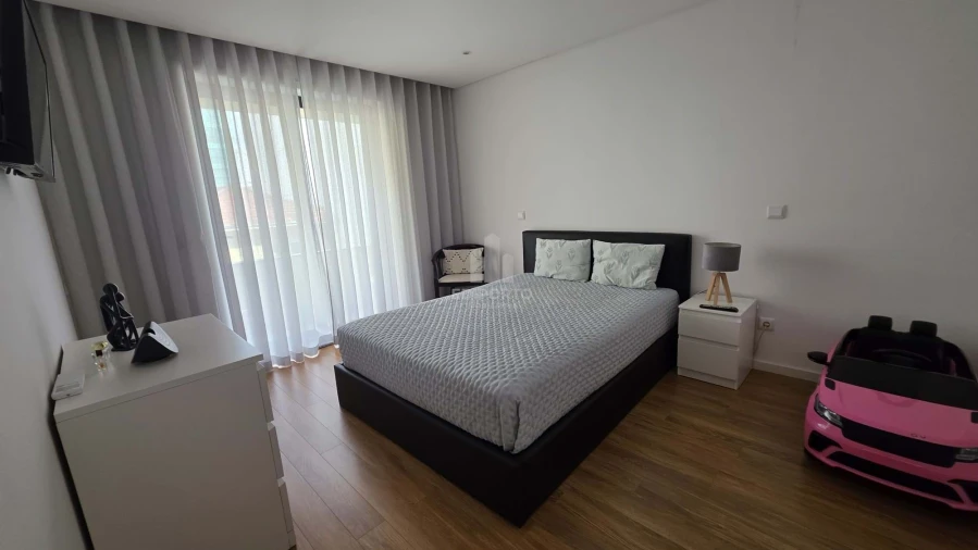 Apartamento T4 para Arrendamento em Santa Marinha e São Pedro da Afurada Foto 21