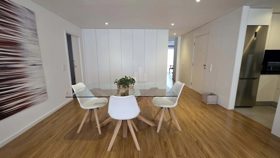 Apartamento T4 para Arrendamento em Santa Marinha e São Pedro da Afurada Foto 3