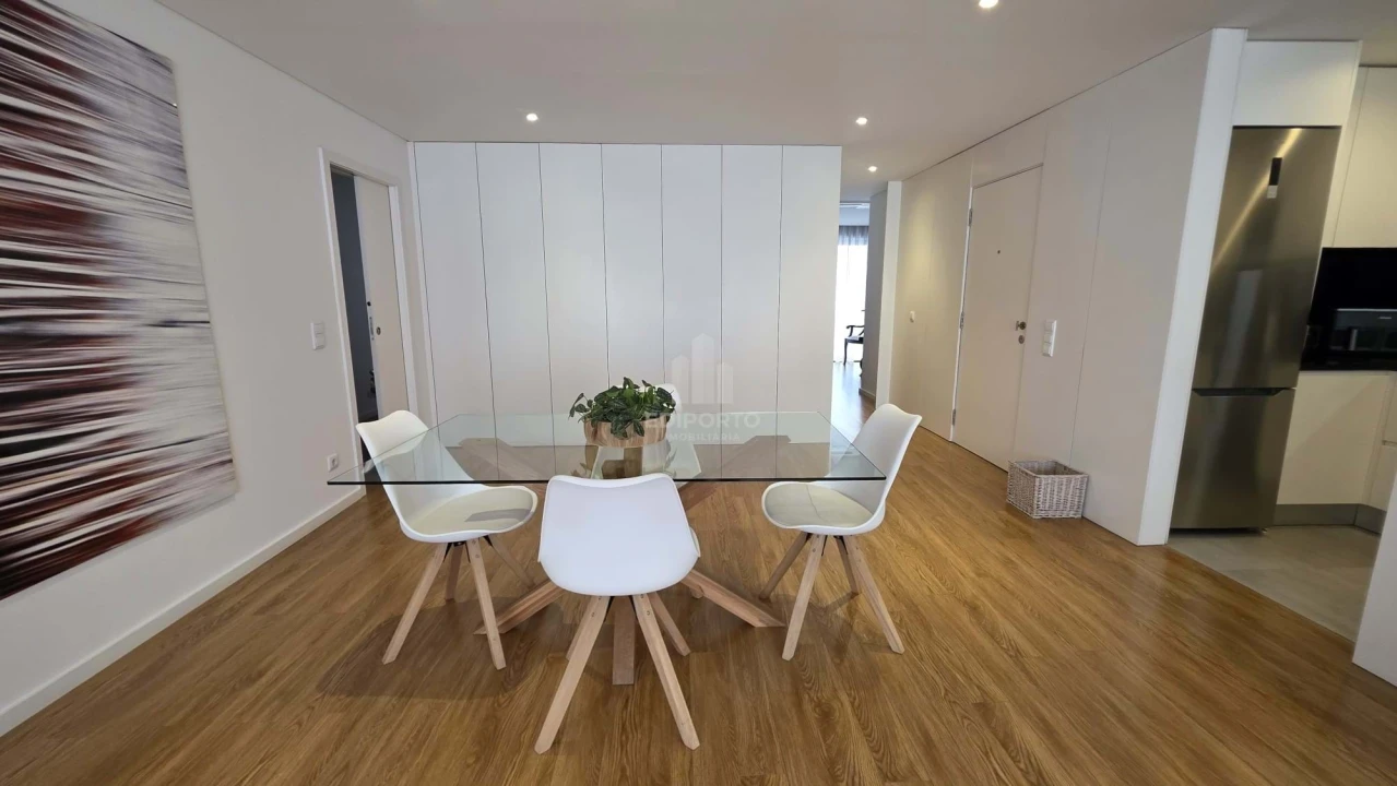 Apartamento T4 para Arrendamento em Santa Marinha e São Pedro da Afurada Foto 3