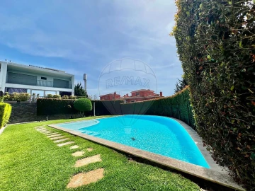 Moradia T4 para Venda em Cascais e Estoril
