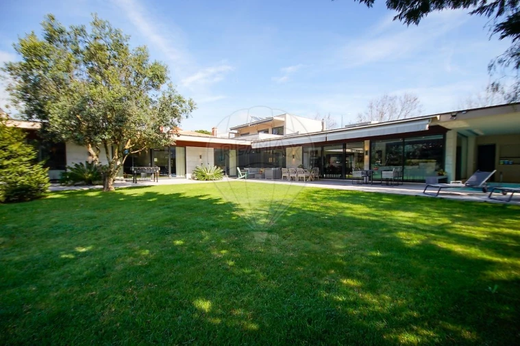 Moradia T6 para Venda em Agualva e Mira-Sintra Foto 2