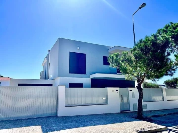 Moradia T4 para Venda em Alcabideche