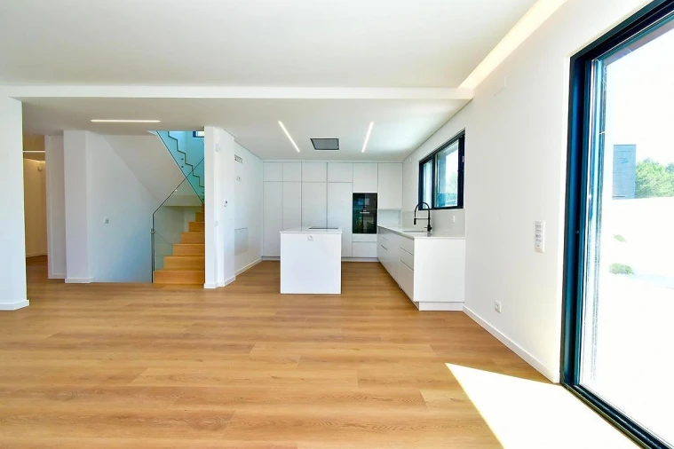 Moradia T4 para Venda em Alcabideche Foto 4