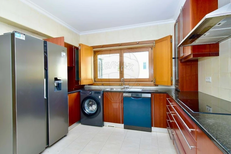Apartamento T4 para Venda em Cascais e Estoril Foto 10