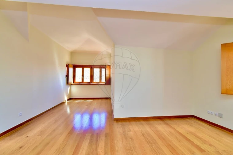 Apartamento T4 para Venda em Cascais e Estoril Foto 24