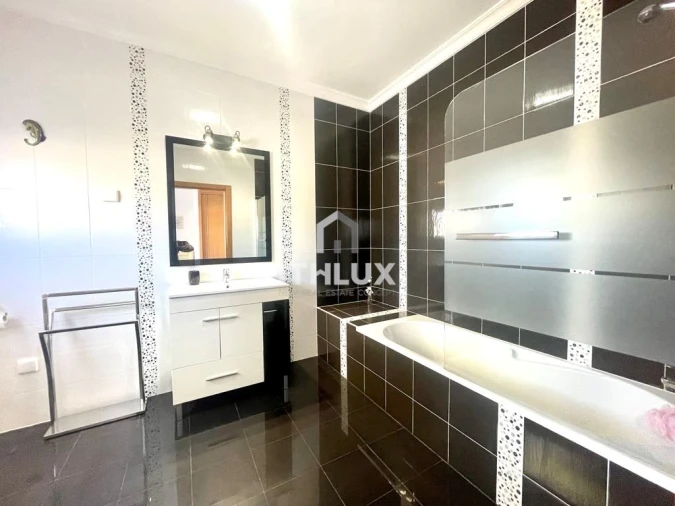 Moradia T4 para Venda em Vila Nova de Cacela Foto 25