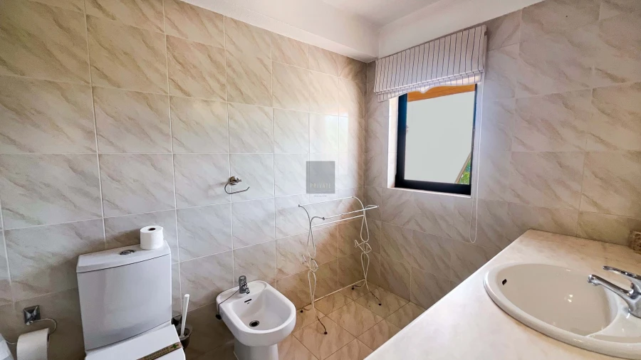 Apartamento T3 para Venda em Quarteira Foto 21