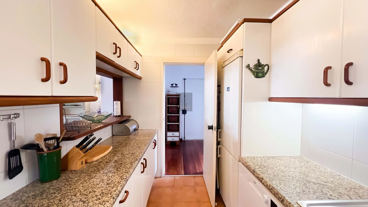 Apartamento T2 para Venda em Quarteira Foto 8