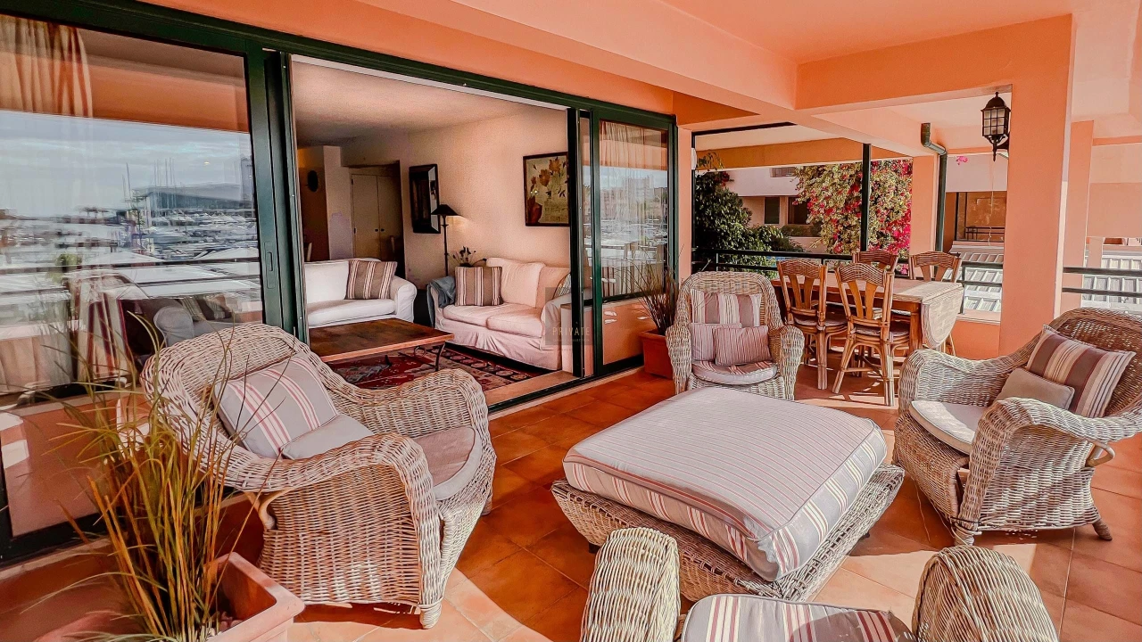 Apartamento T2 para Venda em Quarteira Foto 35