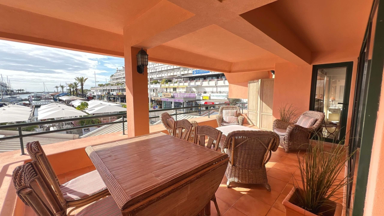 Apartamento T2 para Venda em Quarteira Foto 37