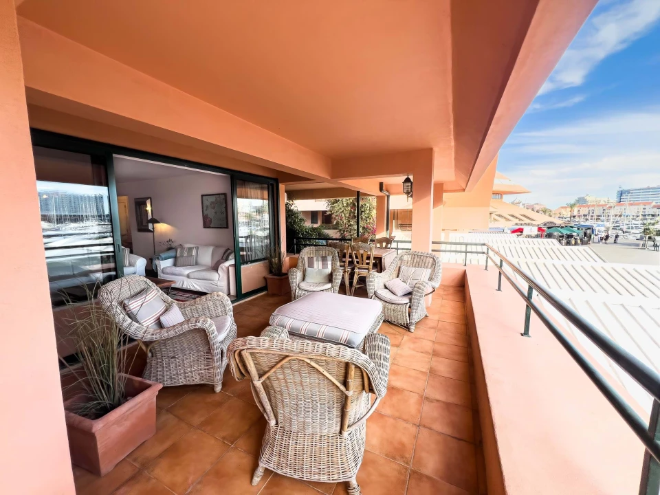 Apartamento T2 para Venda em Quarteira Foto 2