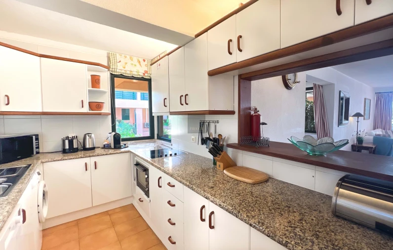 Apartamento T2 para Venda em Quarteira Foto 5