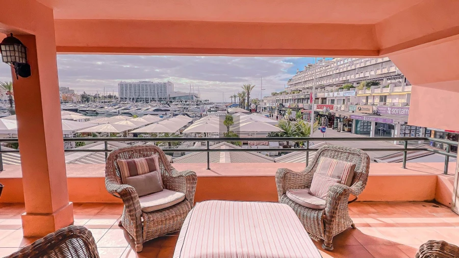 Apartamento T2 para Venda em Quarteira Foto 1