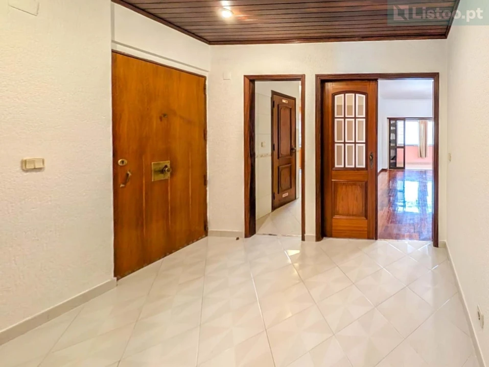 Apartamento T3 para Venda em Carnide Foto 6