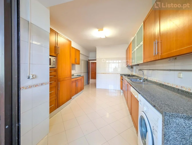 Apartamento T3 para Venda em Carnide Foto 11