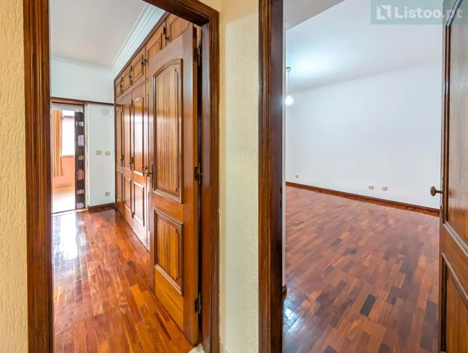 Apartamento T3 para Venda em Carnide Foto 18