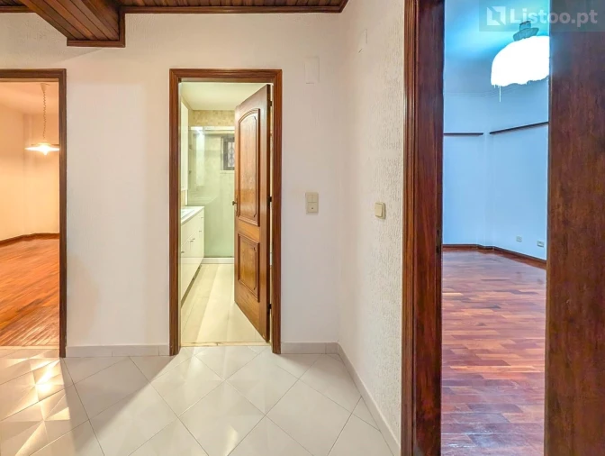 Apartamento T3 para Venda em Carnide Foto 17