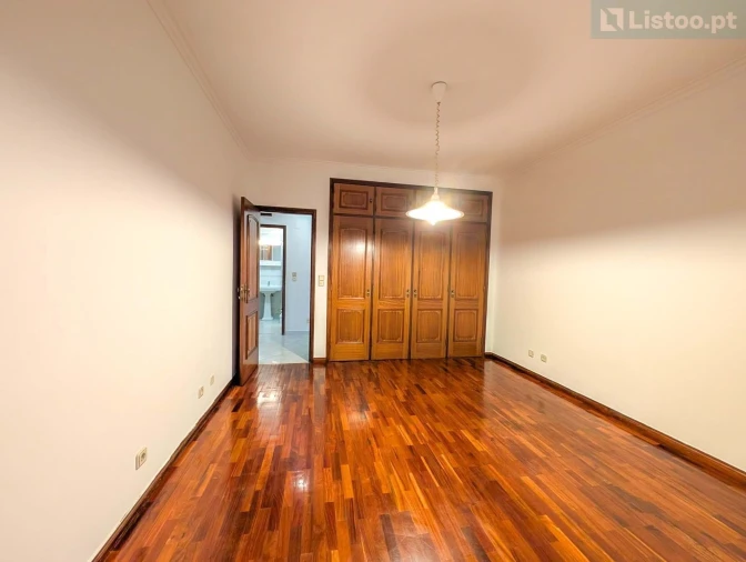 Apartamento T3 para Venda em Carnide Foto 27