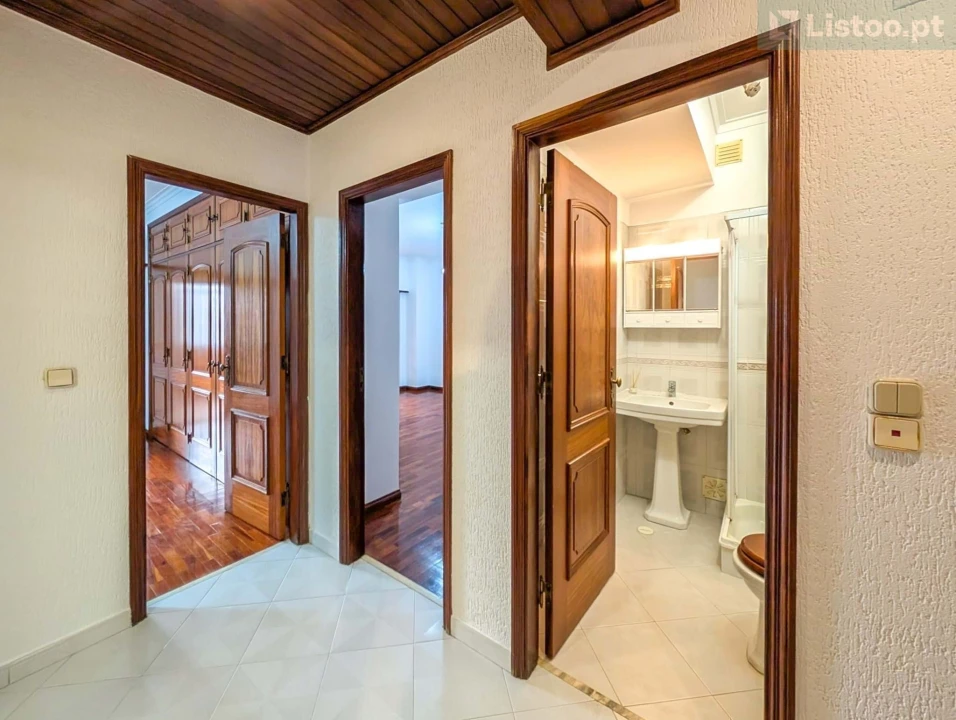 Apartamento T3 para Venda em Carnide Foto 20