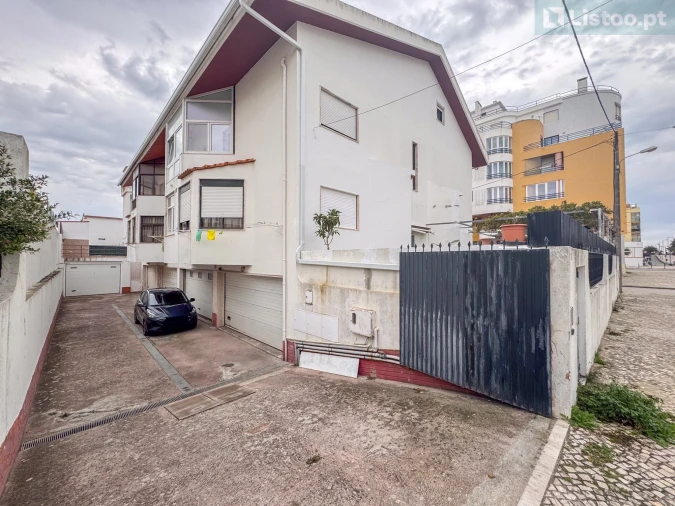 Moradia T5 para Venda em Costa da Caparica Foto 30