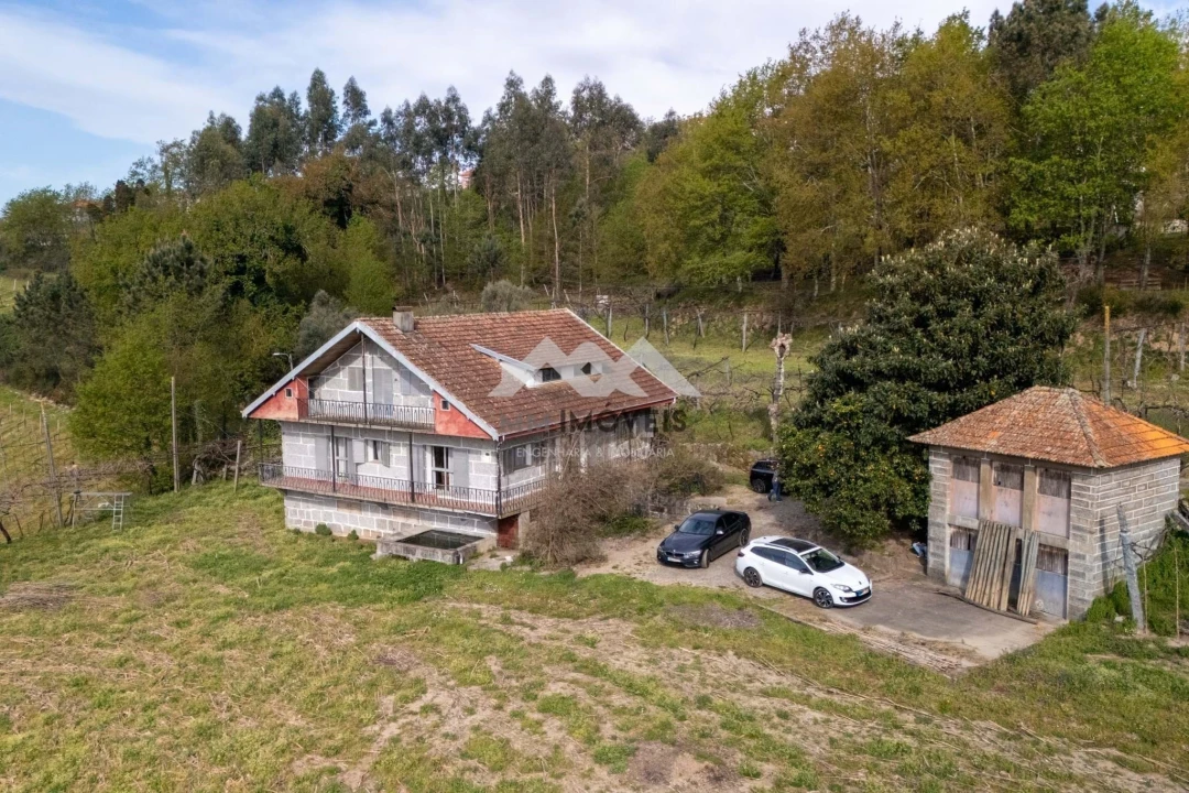 Moradia T3 para Venda em Airães Foto 2