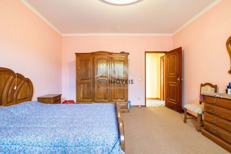 Moradia T3 para Venda em Airães Foto 8