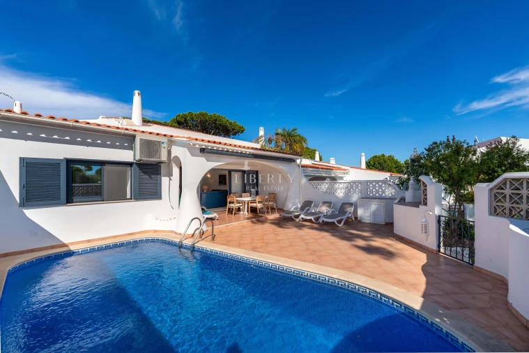 Moradia T3 para Venda em Almancil Foto 8