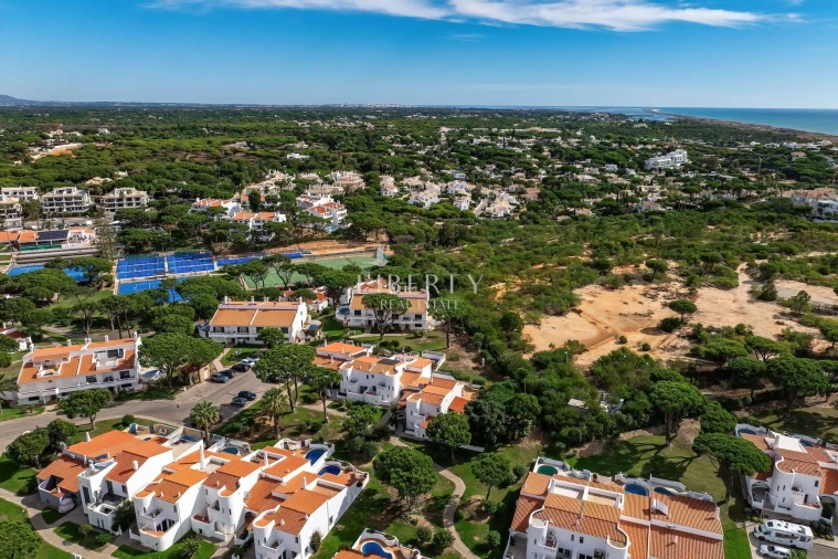 Moradia T3 para Venda em Almancil Foto 2